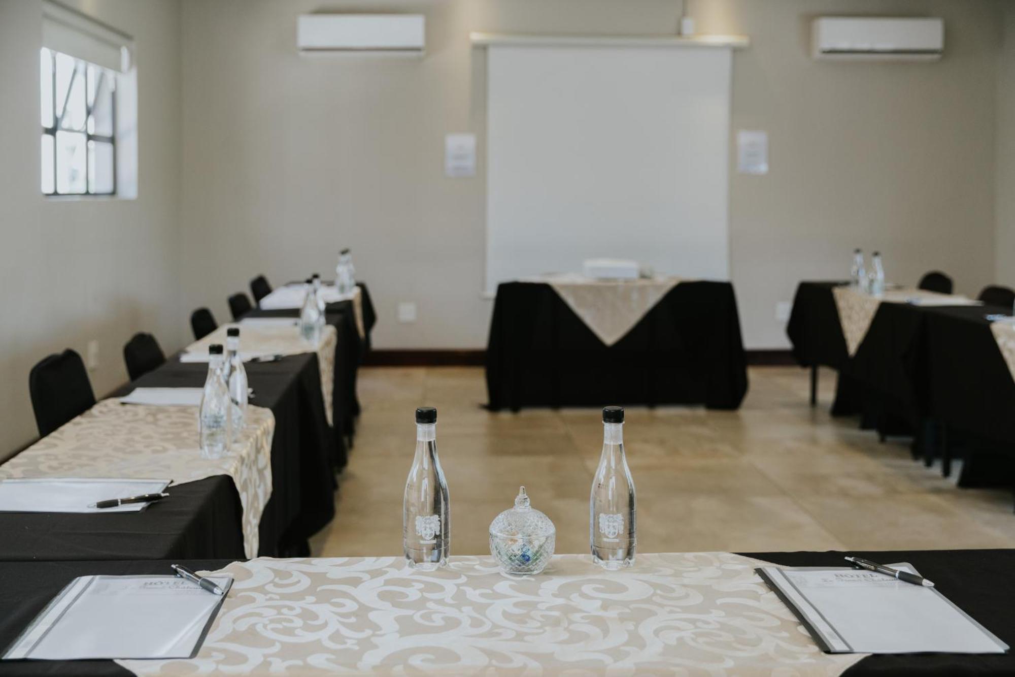 Le Grand Chateau Hotel Parys Esterno foto